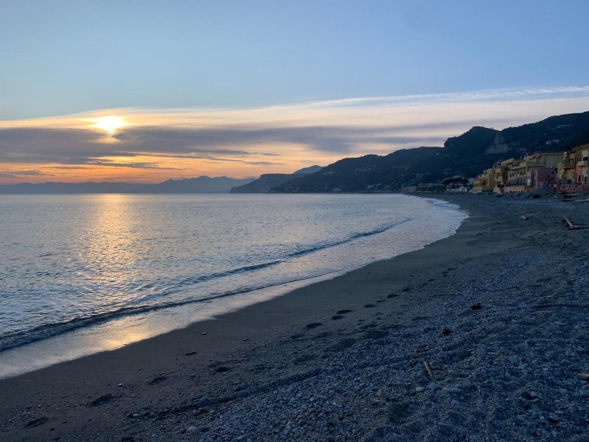 A Casa Di Laura Finale Ligure 아파트 외부 사진
